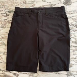EDDIE BAUER ladies Bermuda/golf short sz 6